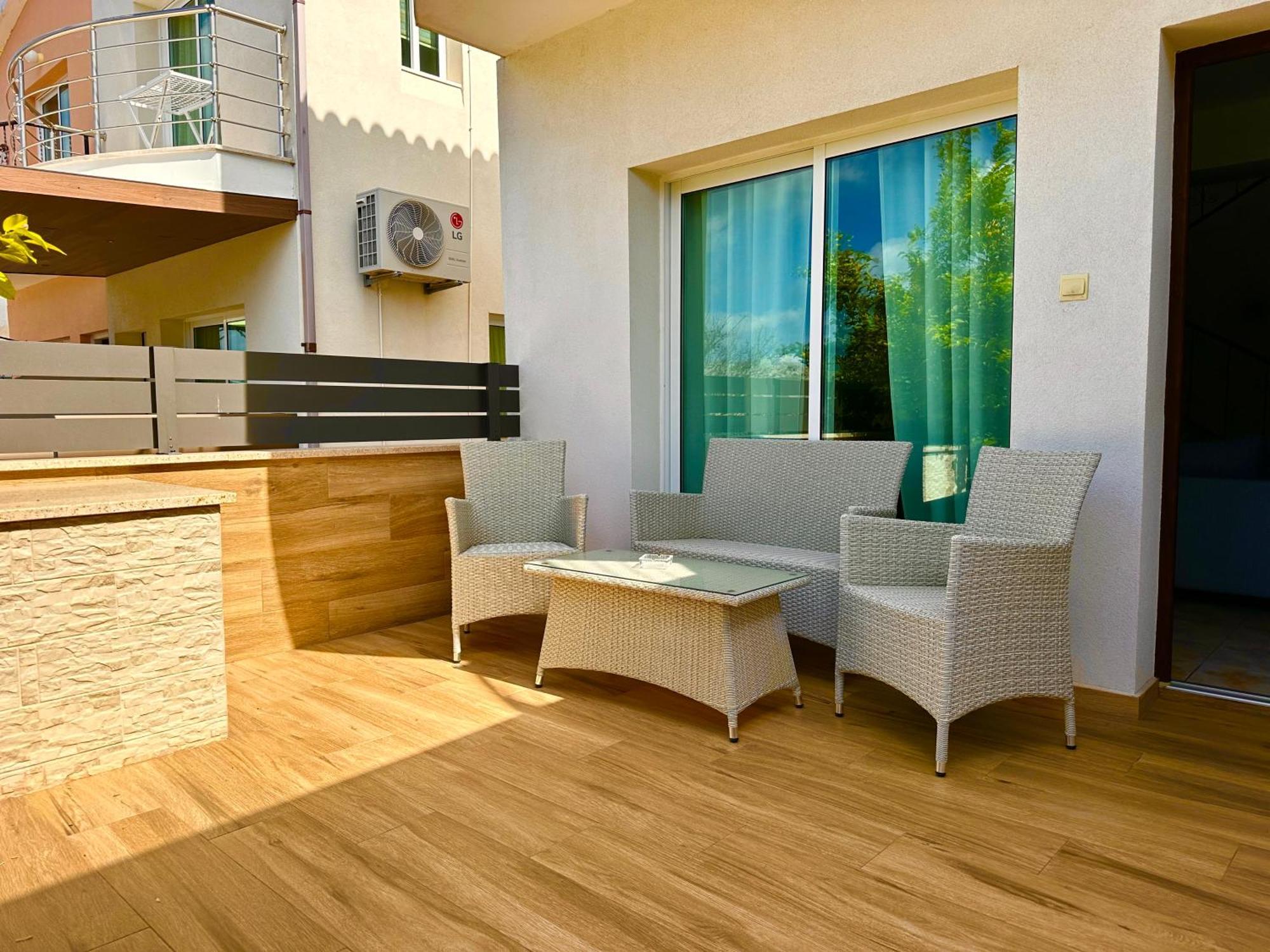 Nanas Vacation House Paphos Extérieur photo
